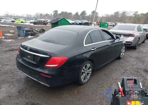 2018 Mercedes-Benz E 300 4Matic z USA, uszkodzony, nr VIN WDDZF4KB9JA354483